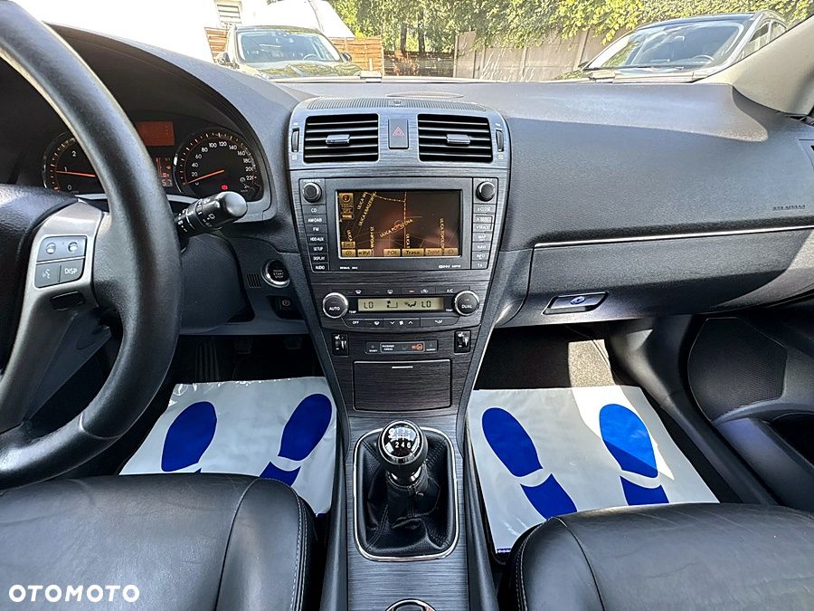 Toyota Avensis 2.0 D-4D Sol plus+NAVI - 26
