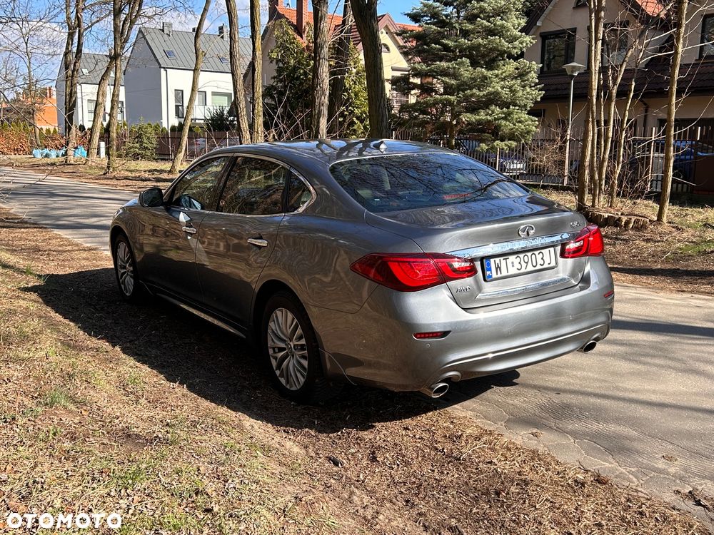 Infiniti Q70 - 6