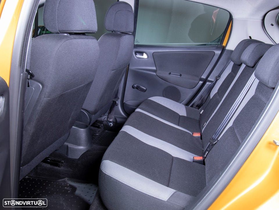Peugeot 207 - 6