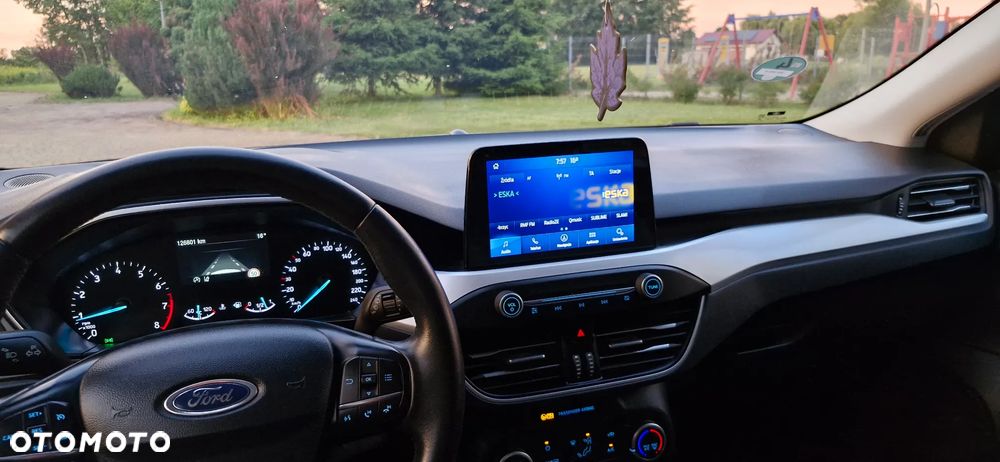 Ford Focus 1.0 EcoBoost Trend Edition Business - 9