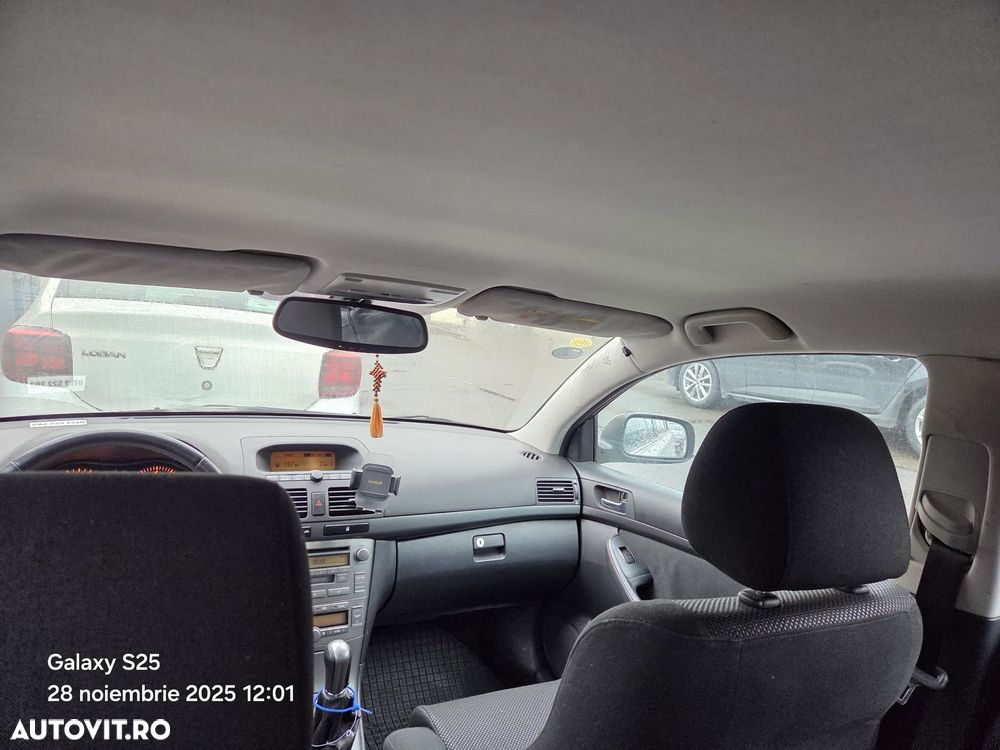 Toyota Avensis 1.8 Sdn. Sol - 14