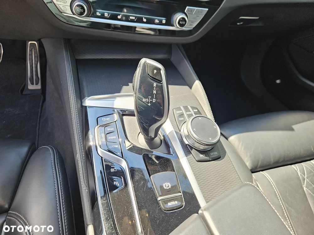 BMW Seria 5 545e xDrive M Sport sport - 28