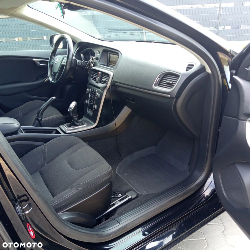 Volvo V40 D4 You - 17