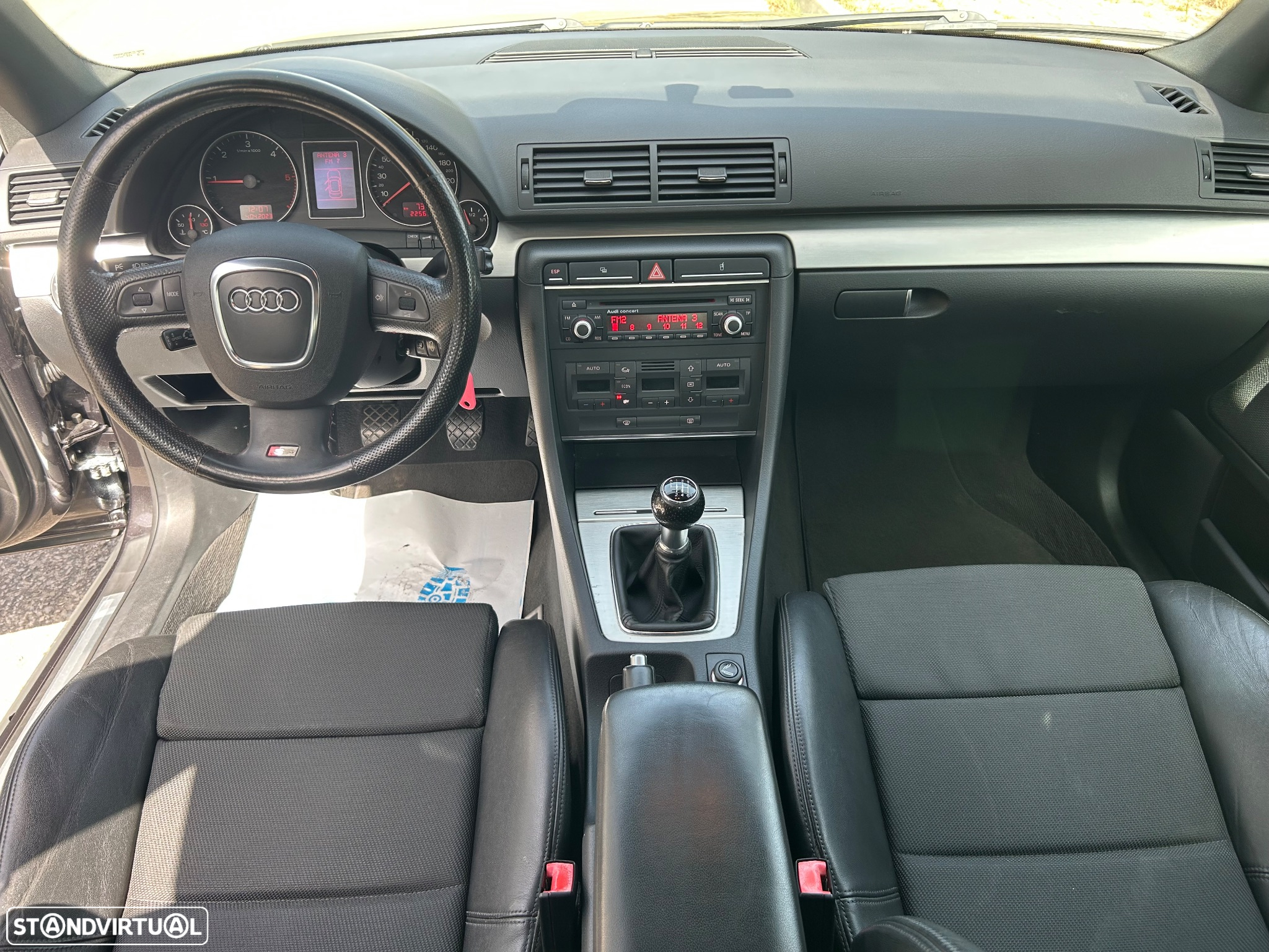 Audi A4 2.0 TDI S-line - 8