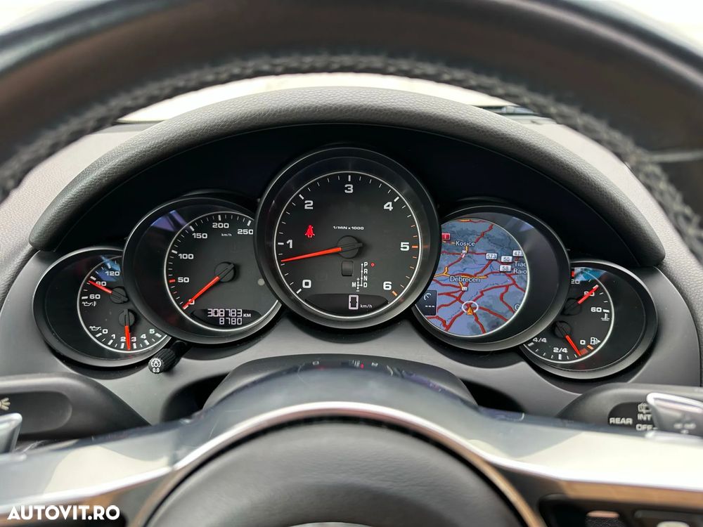 Porsche Cayenne 3.0 L - 9