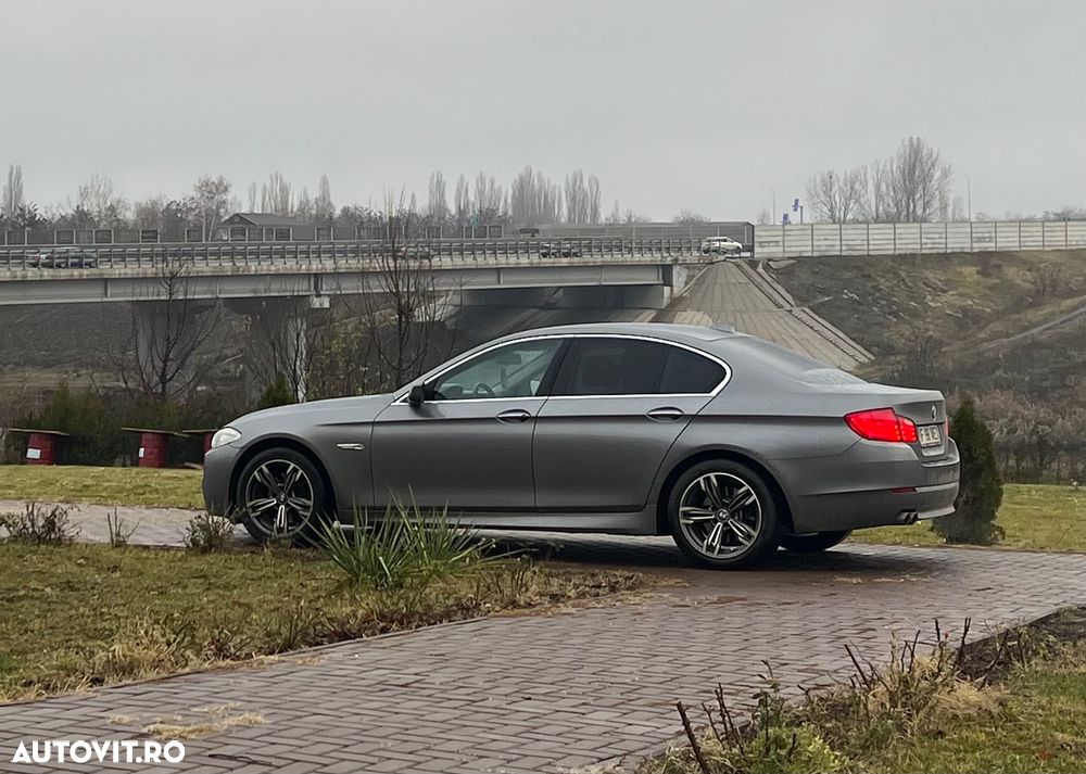 BMW Seria 5 520d Sport-Aut. - 1