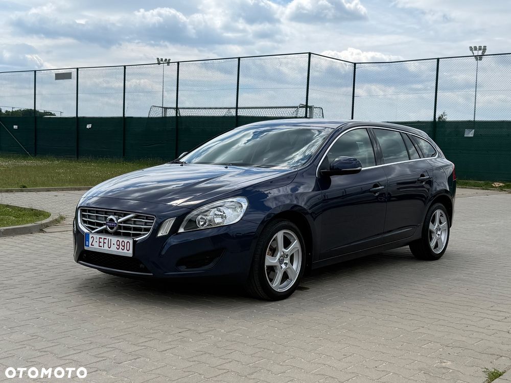 Volvo V60 D2 Momentum - 12