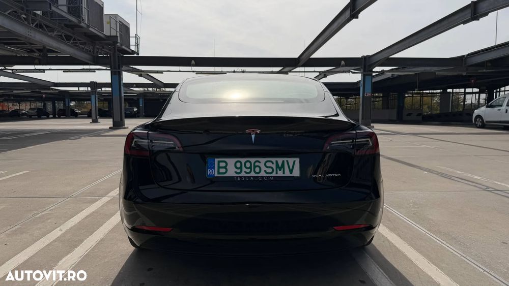 Tesla Model 3 Long Range AWD Premium - 32