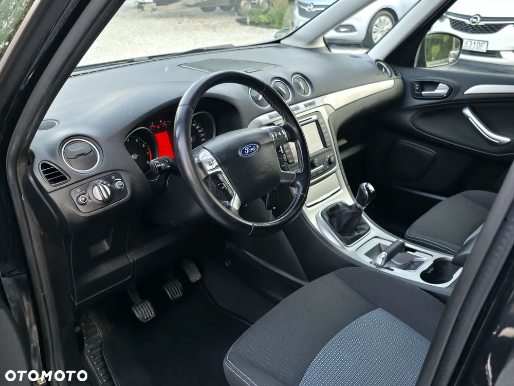 Ford Galaxy 2.0 Champions Edition - 12