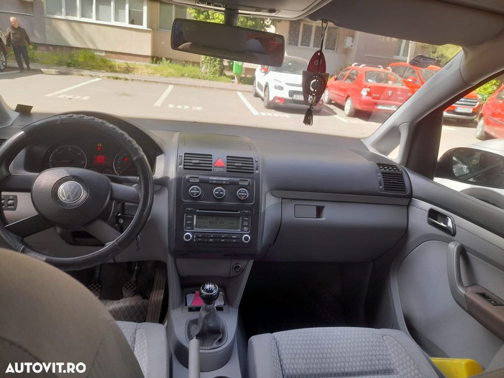 Volkswagen Touran 1.9TDI Trendline - 1