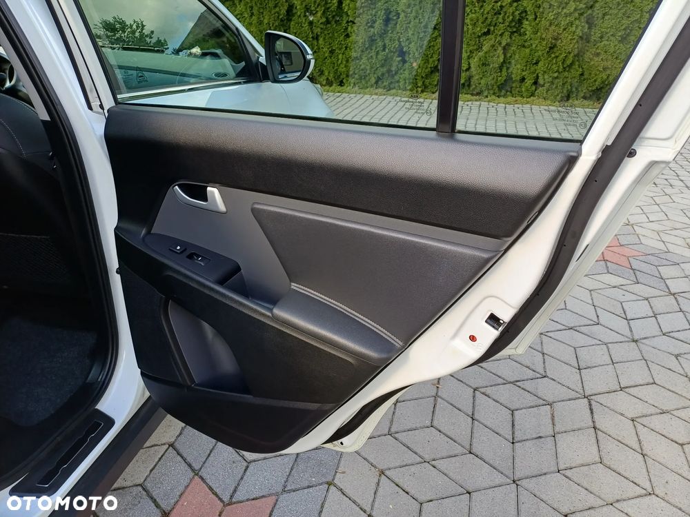 Kia Sportage 1.7 CRDI 2WD ISG Dream-Team Edition - 33