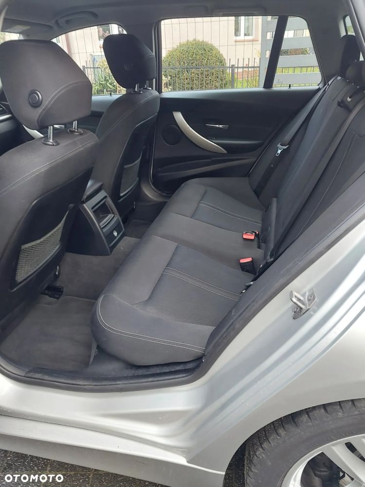 BMW Seria 3 320d Efficient Dynamics - 17