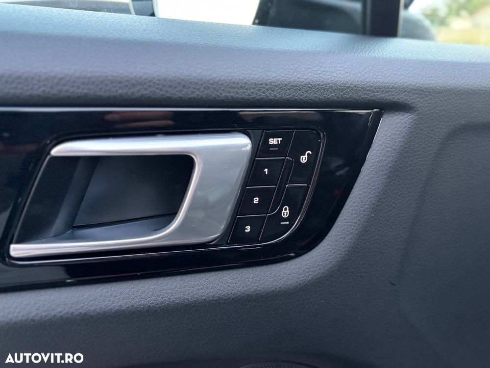 Porsche Cayenne Tiptronic S - 29