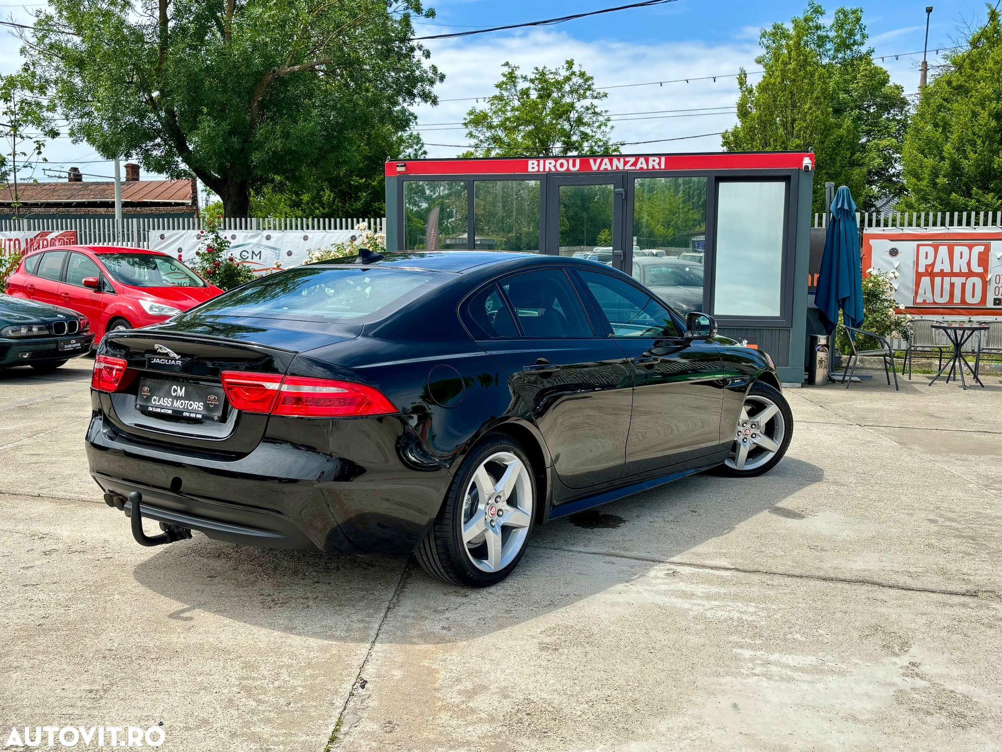 Jaguar XE 2.0 R-Sport - 2