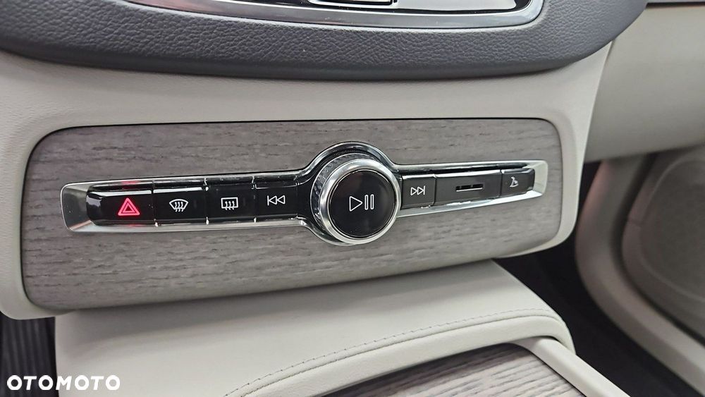 Volvo XC 90 B5 D AWD Plus Bright - 19