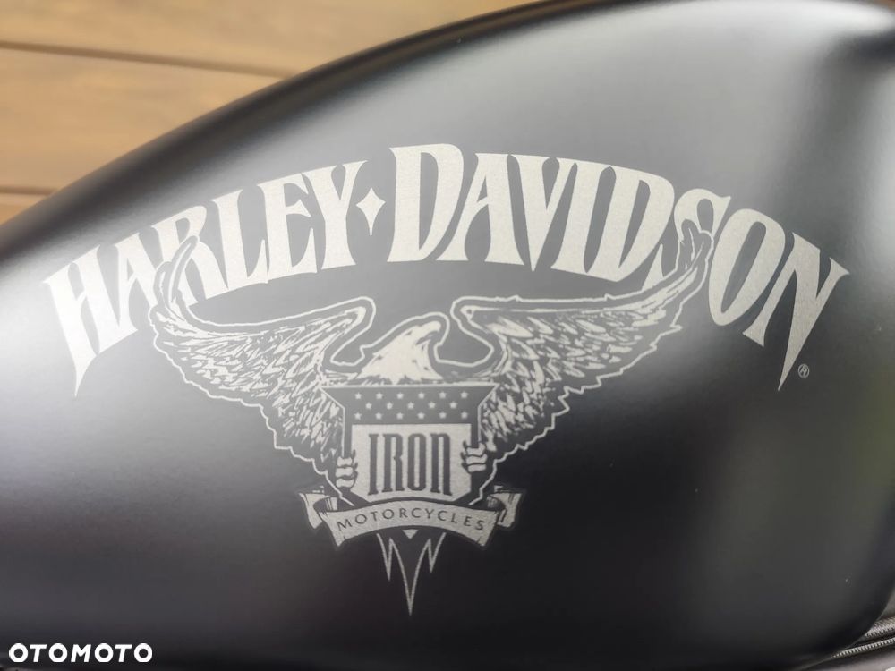 Harley-Davidson Sportster Iron 883 - 17