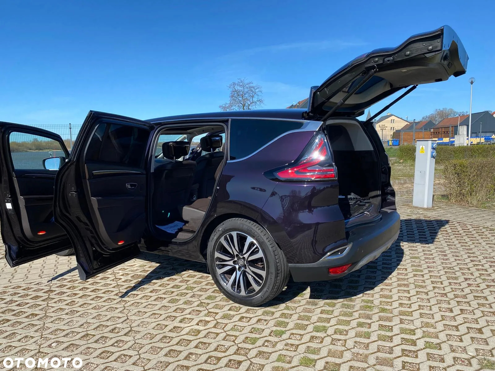 Renault Espace 1.6 dCi Energy Initiale Paris EDC - 30