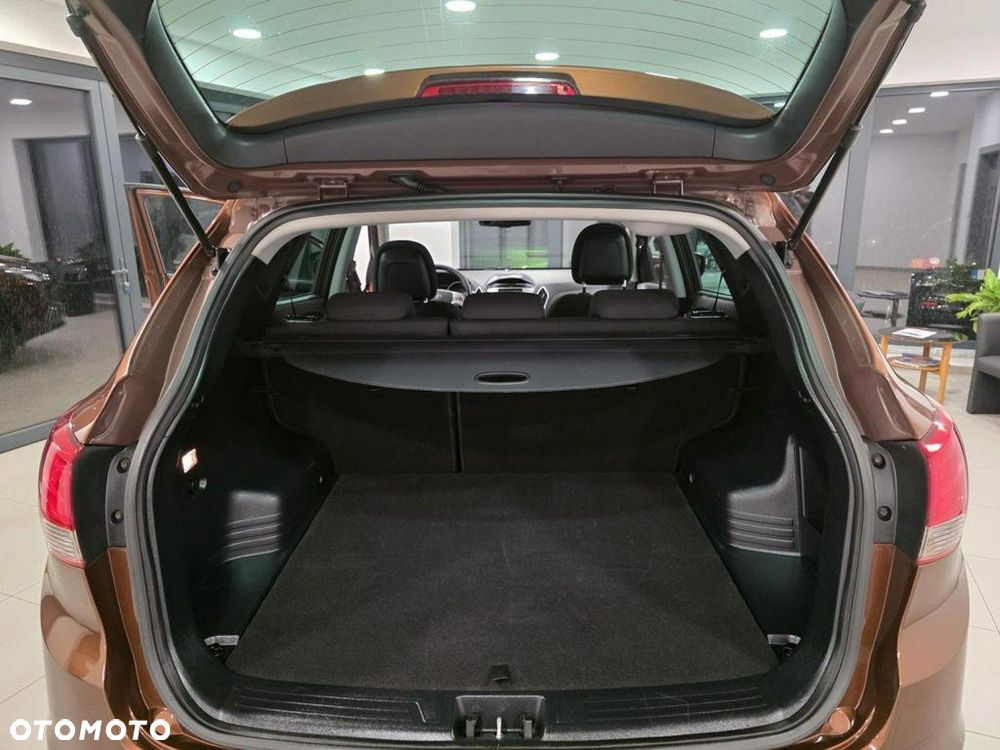 Hyundai ix35 1.6 2WD Fifa World Cup Edition - 17