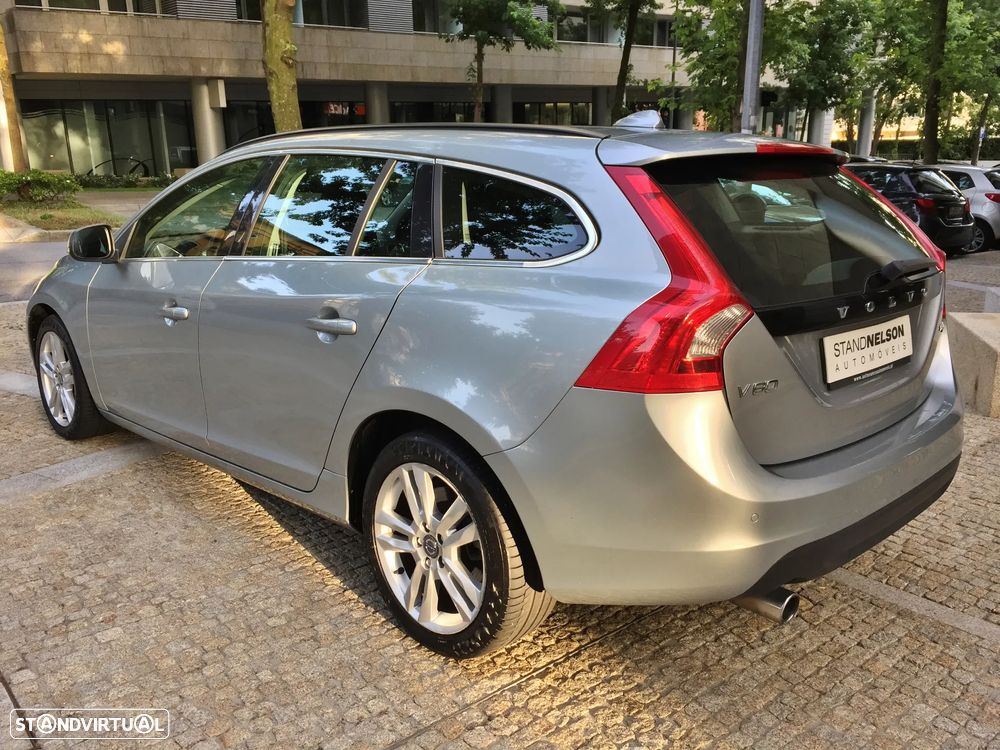 Volvo V60 1.6 D2 Drive Momentum Start/Stop - 2