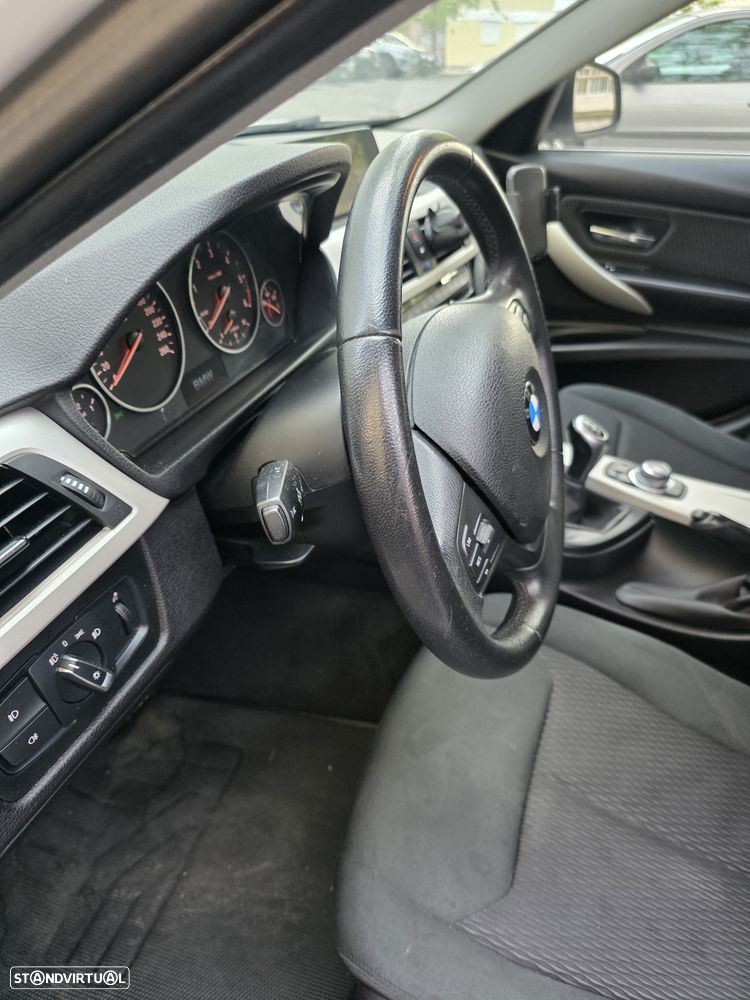 BMW 318 d Advantage - 13