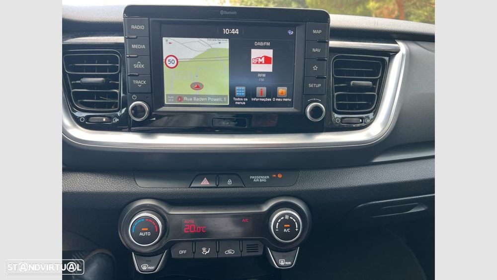 Kia Stonic 1.0 T-GDI EX — fotografia 16