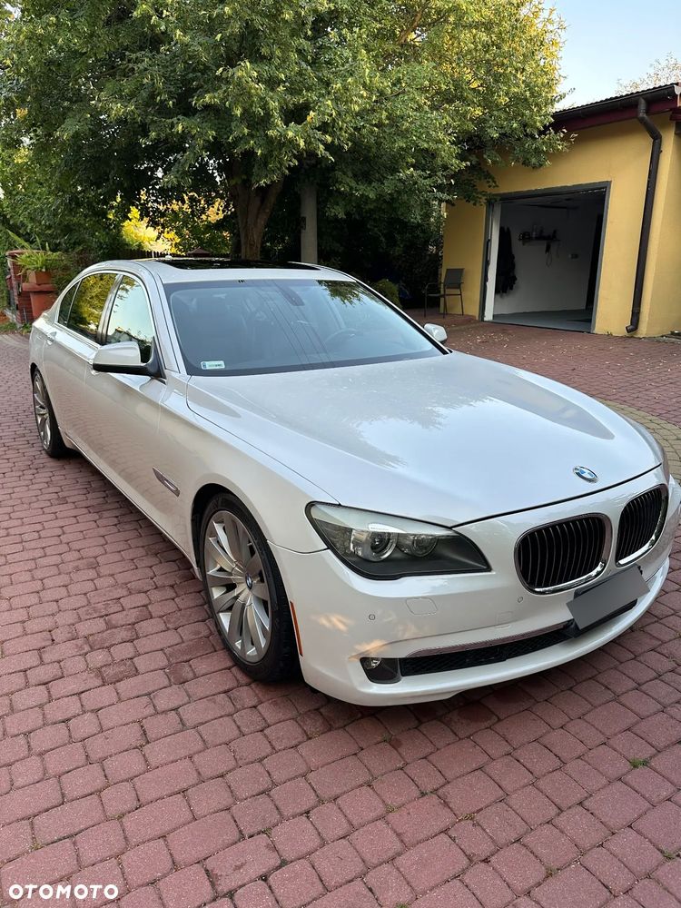 BMW Seria 7 740Li - 1