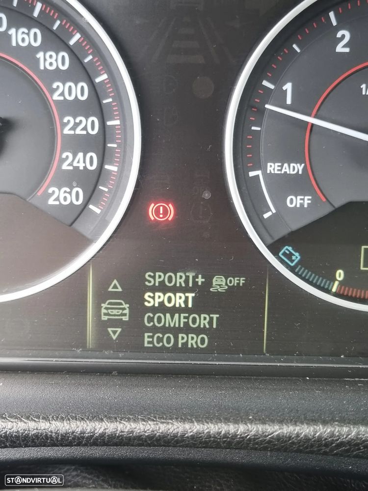 BMW 320 d Auto Pack M - 23
