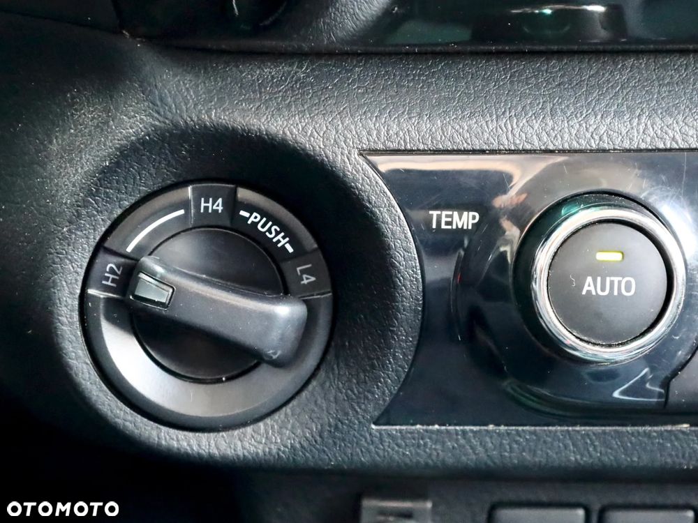 Toyota Hilux 2.4 D-4D Double Cab SR5 4x4 - 28