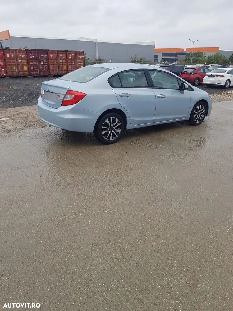 Honda Civic 1.8 MT ES - 15