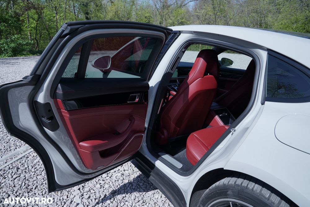 Porsche Panamera 4 E-Hybrid - 15