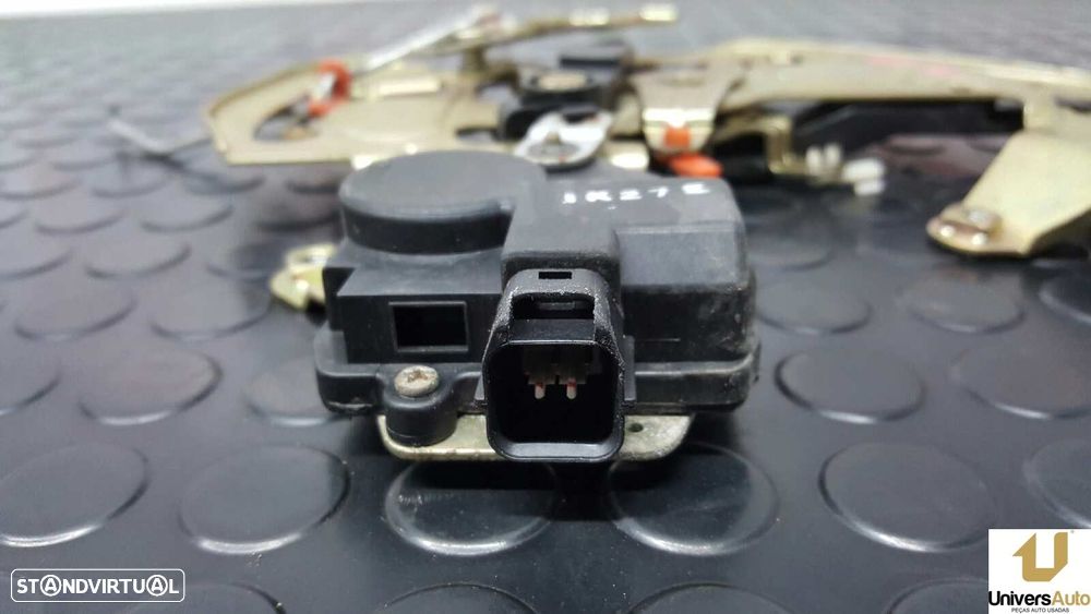 FECHADURA PORTA TRASEIRA DIREITA KIA CARNIVAL II 2.9 CRDI LX - 3