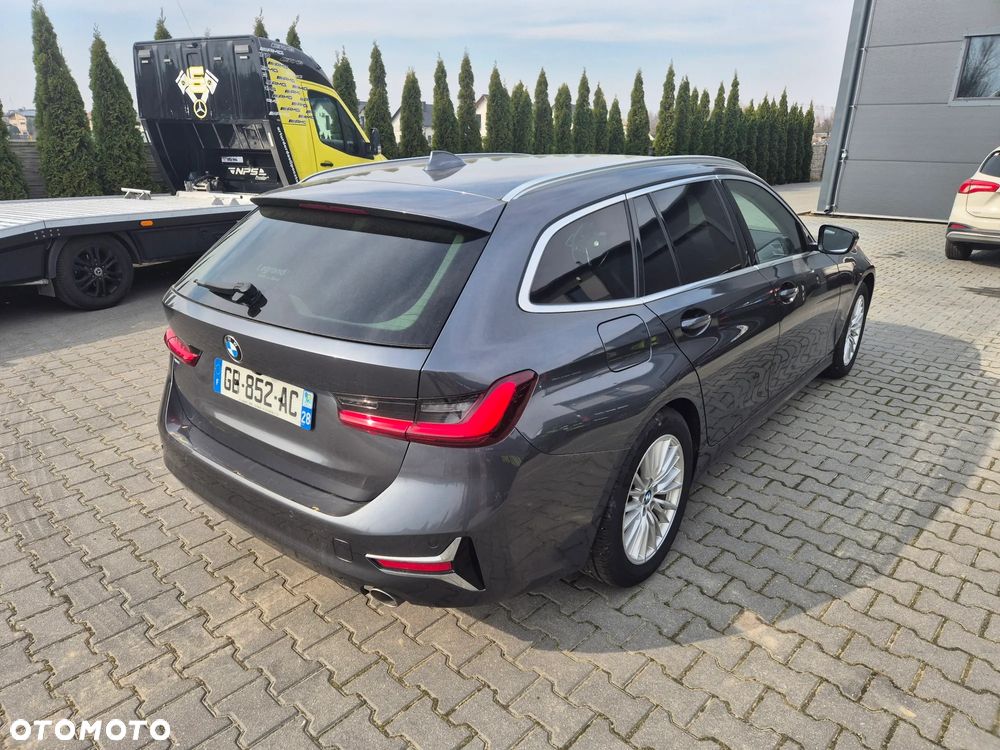 BMW Seria 3 318d Touring Luxury Line - 4