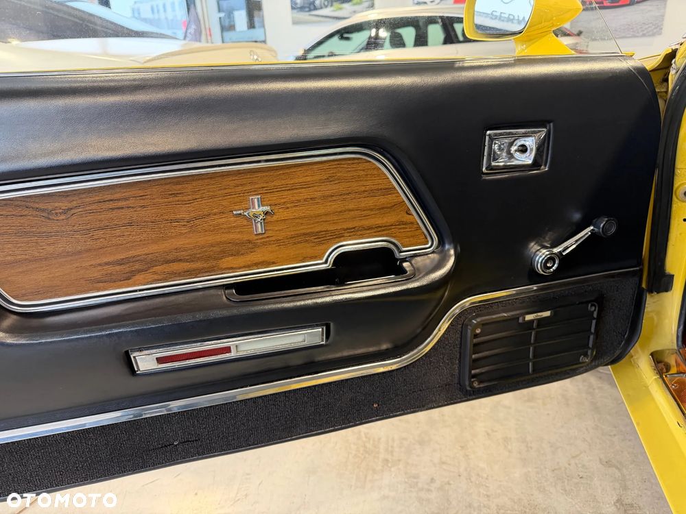 Ford Mustang - 11
