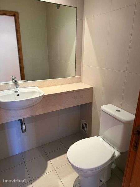 Alugo T3 - Condomínio Privado c/ Piscina | Serra Carnaxide - Grande imagem: 4/12