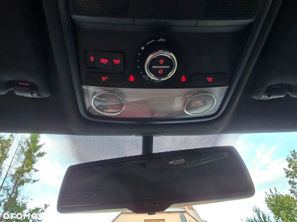 Volkswagen Tiguan 2.0 TDI DPF 4Motion BlueMotion Technology Lounge Sport & Style - 18