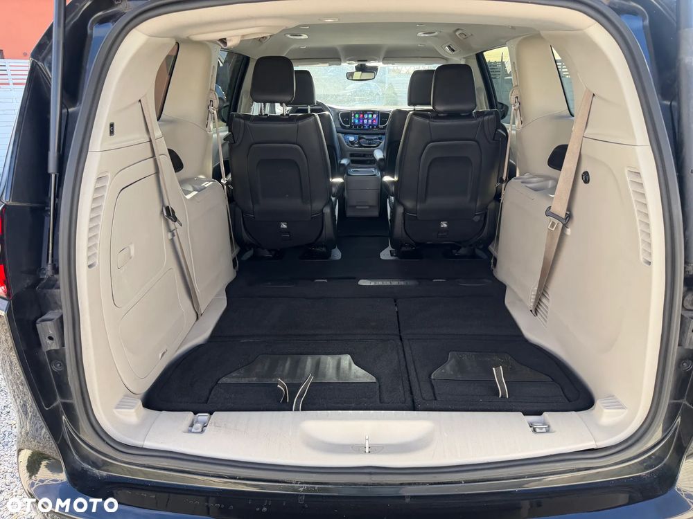 Chrysler Pacifica - 37