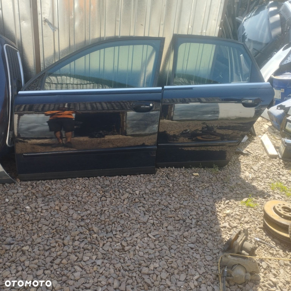 Audi a4 b6 drzwi tył lewe kompletne LY5K granatowe bez rdzy