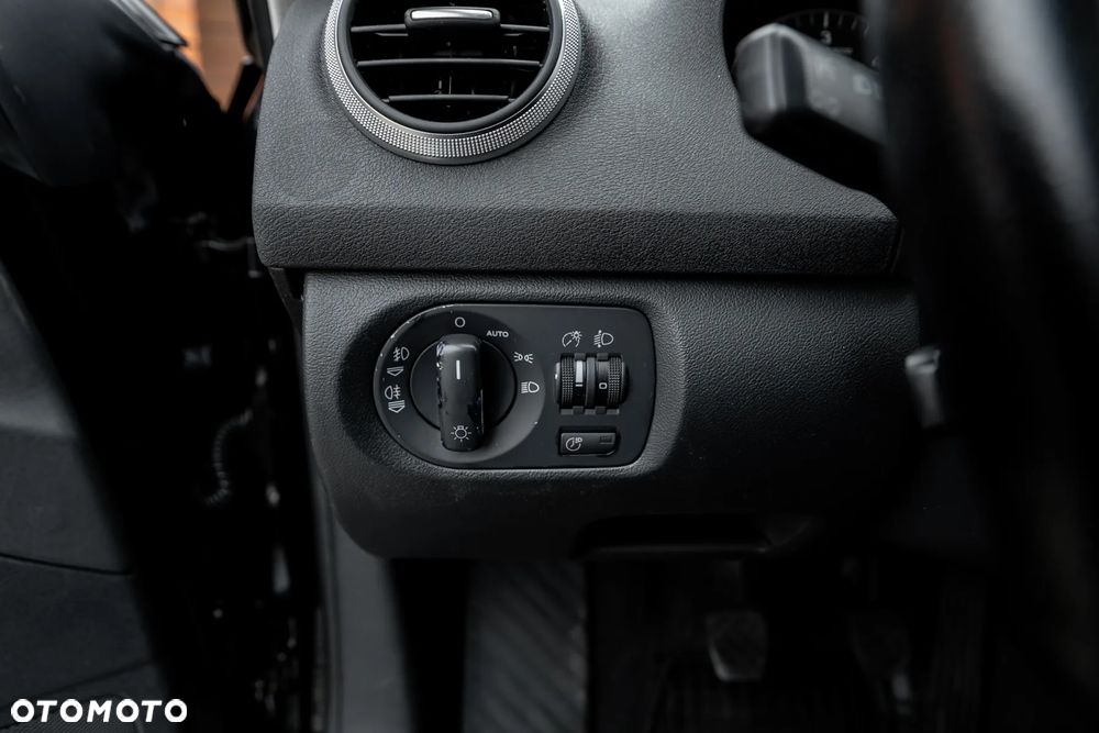 Audi A3 Sportback 2.0 TDI Ambiente - 28