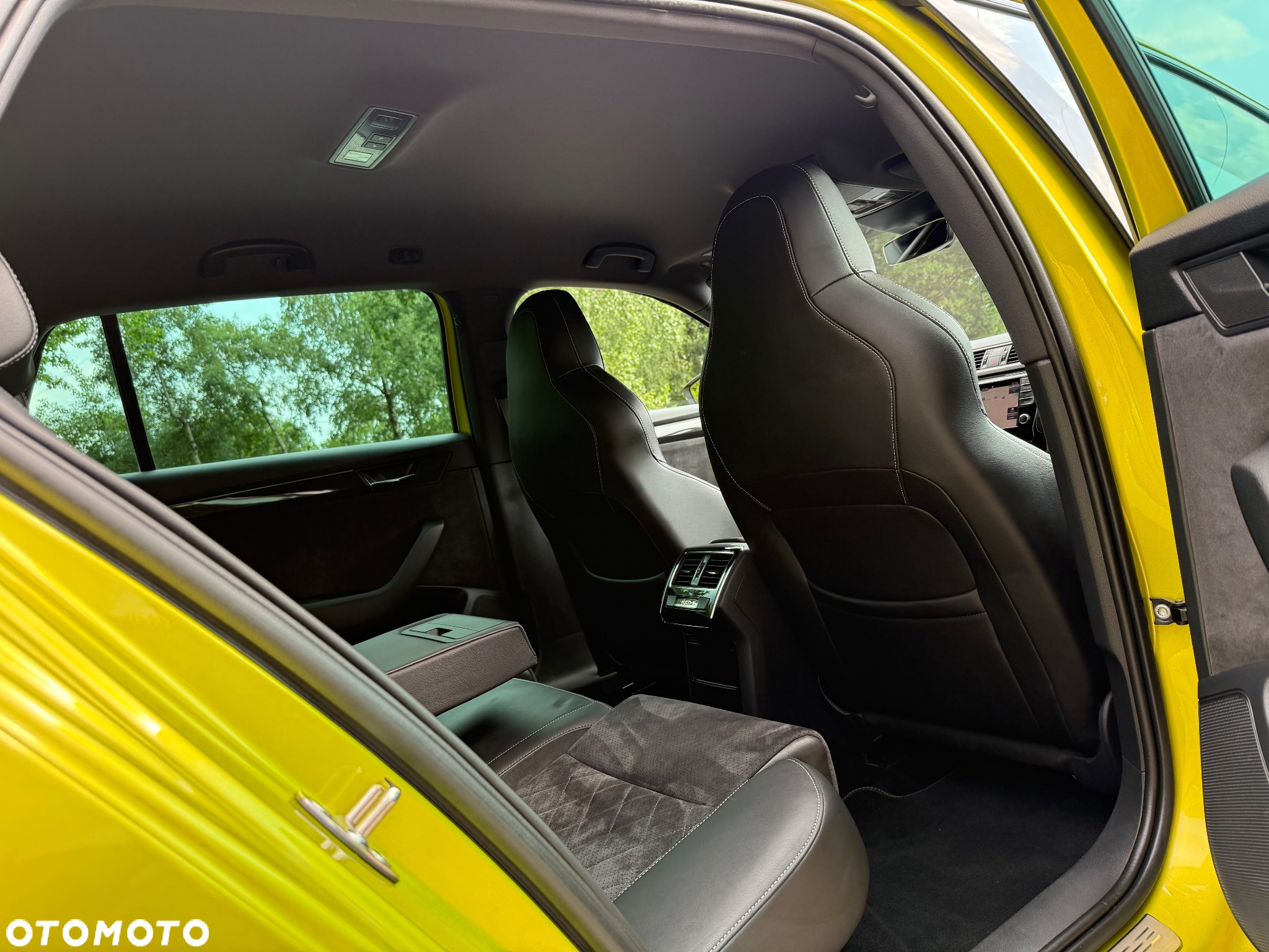 Skoda Superb 2.0 TDI Sportline - 20