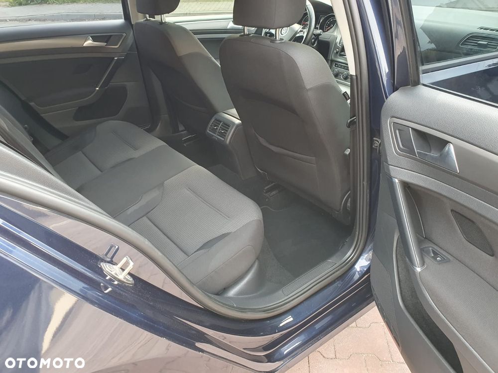 Volkswagen Golf - 16