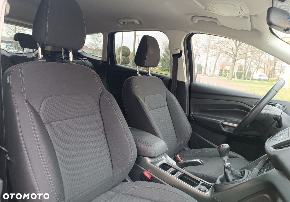 Ford Kuga - 16