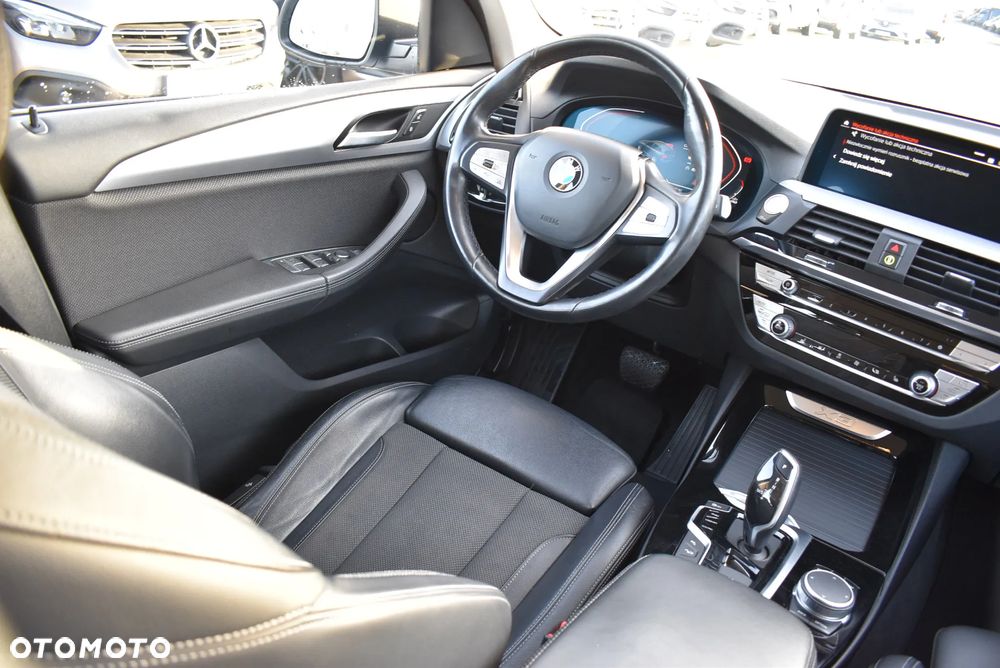 BMW X3 xDrive20i GPF Advantage - 22