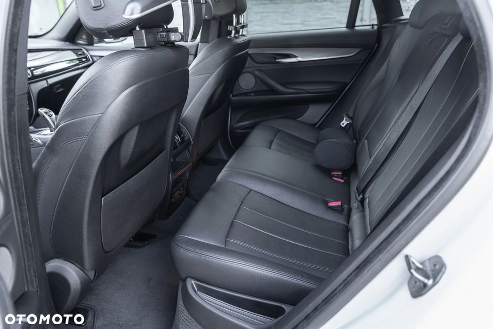 BMW X6 xDrive40d - 29