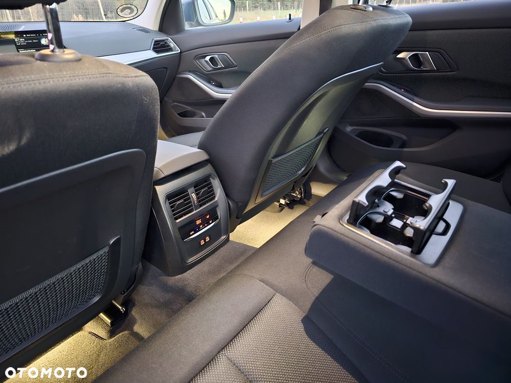 BMW Seria 3 320d Advantage - 10