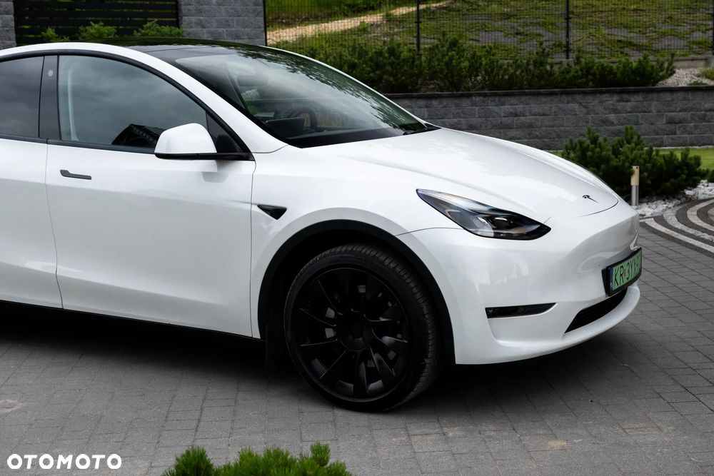 Tesla Model Y - 36