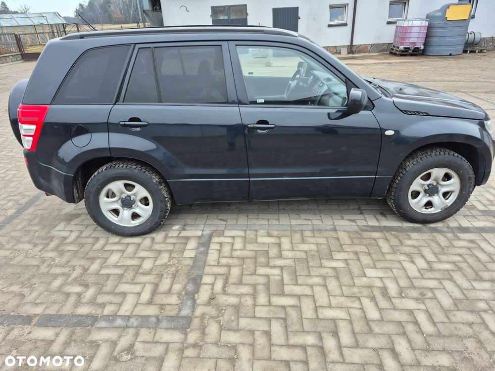 Suzuki Grand Vitara 2.0 - 5
