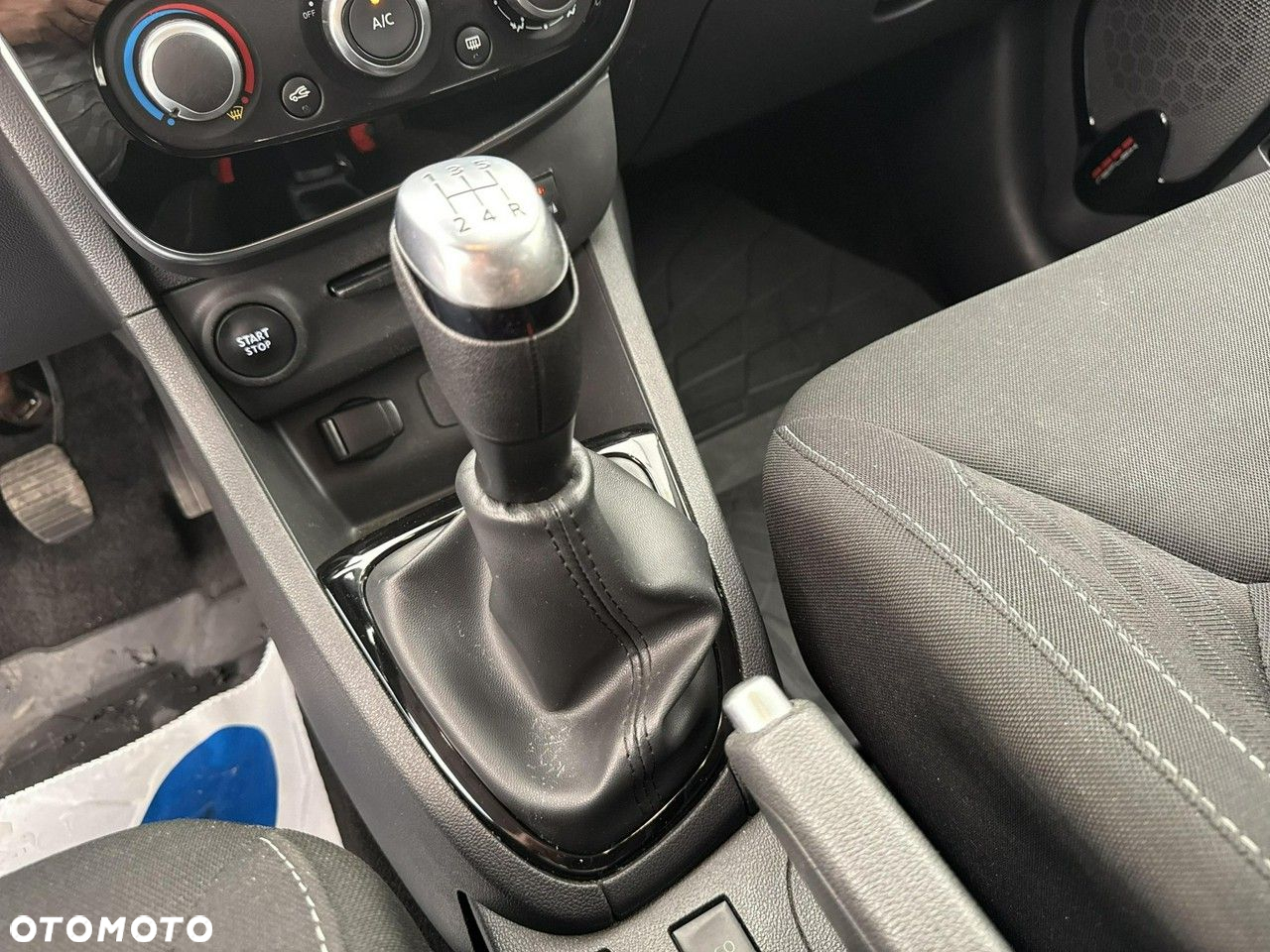 Renault Clio - 16