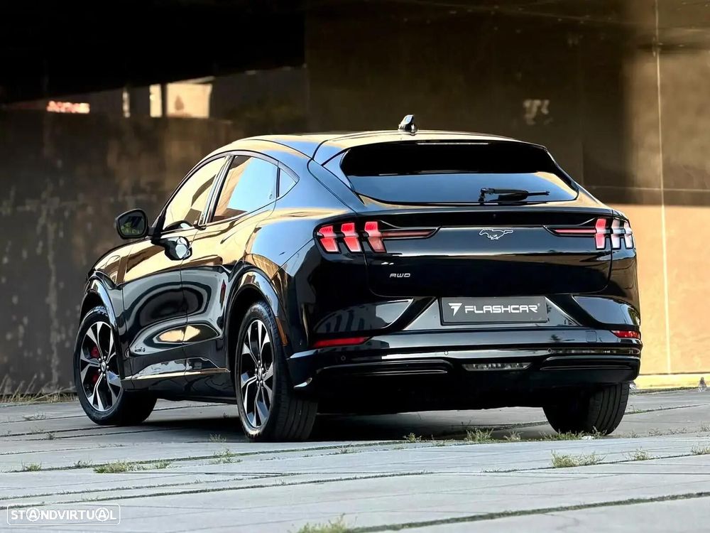 Ford Mustang Mach-E - 10