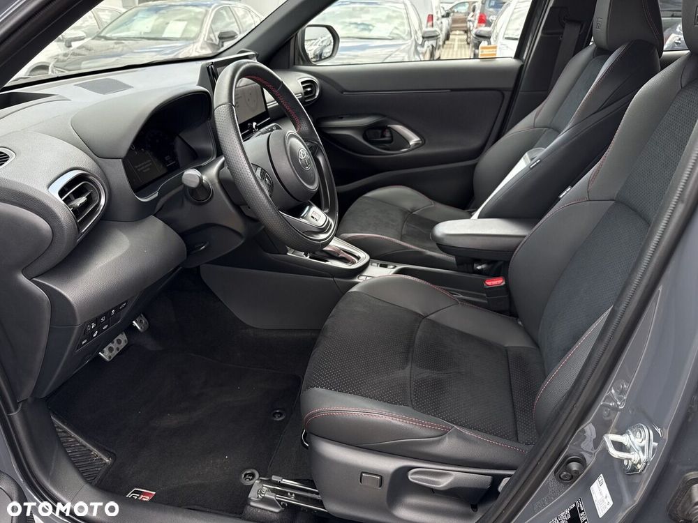 Toyota Yaris Cross Hybrid 1.5 GR Sport - 13