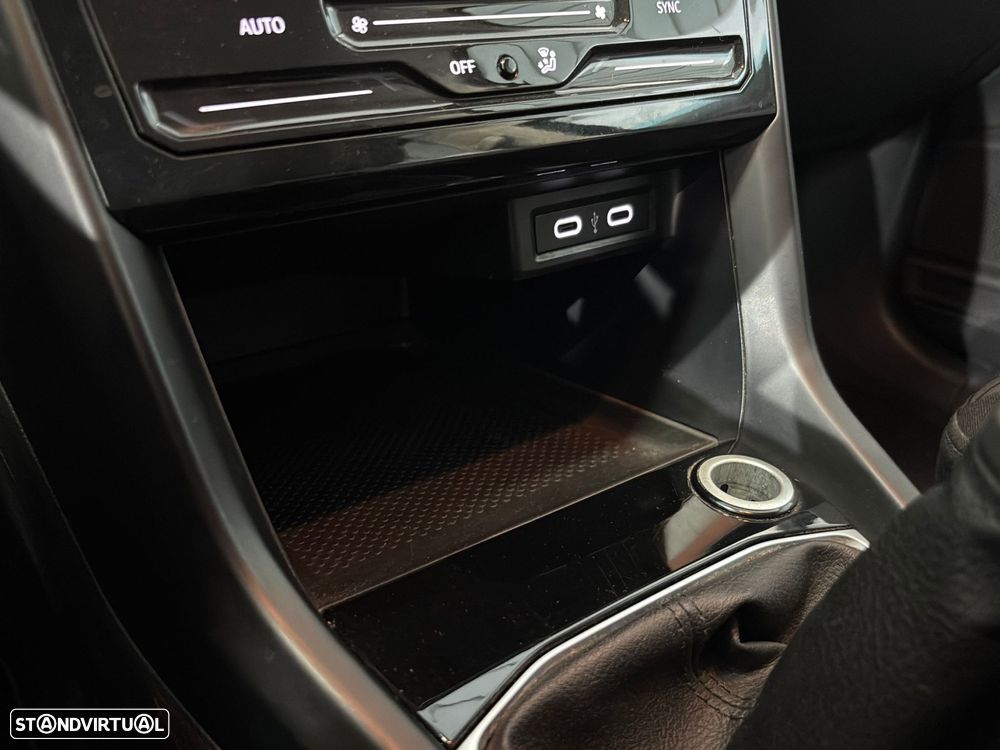 VW T-Cross 1.0 TSI Life - 15